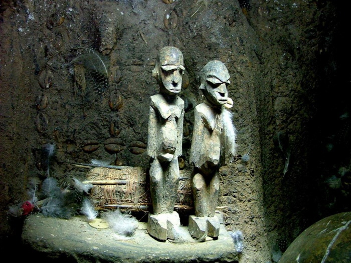 Drei Jahre altes Divinationscouple, aufgenommen am 06.12.2014 beim Wahrsager Konthère in Halahèra (Gaoua)